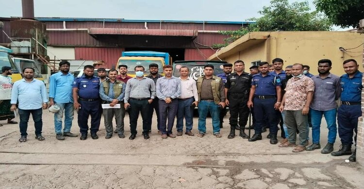 নরসিংদীতে ৩ অবৈধ কারখানার কার্যক্রম বন্ধ করেছে পরিবেশ অধিদপ্তর নরসিংদীতে ৩ অবৈধ কারখানার কার্যক্রম বন্ধ করেছে পরিবেশ অধিদপ্তর