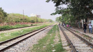 নরসিংদীতে ট্রেনে কাটা পড়ে যুবক নিহত