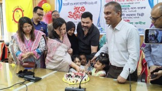 নরসিংদীতে কেক কেটে হাম-রুবেলার টিকাদান কার্যক্রম উদ্বোধন