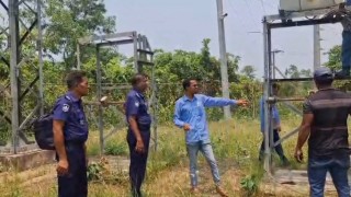 নিরাপত্তা প্রহরীকে অস্ত্র ঠেকিয়ে পল্লীবিদ্যুৎ উপ-কেন্দ্রের তার-যন্ত্রাংশ লুট