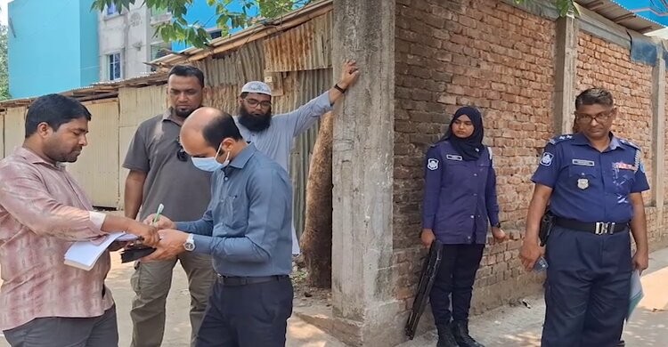 ঘোড়াশালে অবৈধ গ্যাস সংযোগ বিচ্ছিন্নে অভিযান, ২ লাখ ১৪ হাজার টাকা জরিমানা