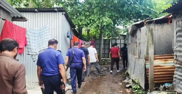 ডাঙ্গায় আধিপত্য বিস্তার নিয়ে প্রতিপক্ষের হামলায় ছাত্রদলনেতা গুলিবিদ্ধসহ আহত ১০