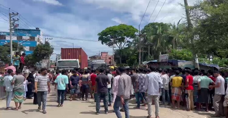 মাধবদীতে বিদ্যুৎ অফিস ঘেরাও, ঢাকা-সিলেট মহাসড়ক অবরোধ