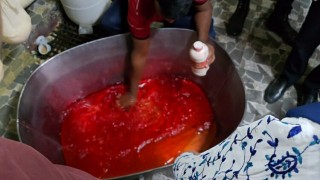 লাড্ডুতে মেয়াদোত্তীর্ণ রঙ মেশানোর দায়ে নরসিংদীর নিখিল সুইটমিটকে অর্থদণ্ড