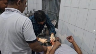 পলাশে বালু ব্যবসায়ীর কান কামড়ে আহত করলেন বিএনপি নেতা