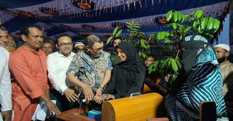 প্রান্তিক জনগোষ্ঠীর কাছে স্বাস্থ্যসেবা পৌঁছে দিতে ২৫ হাজার মিডওয়াইফ নিয়োগ দেবে সরকার: স্বাস্থ্যমন্ত্রী 
