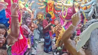 নরসিংদী জেলায় ৩৬১টি মণ্ডপে দুর্গাপূজার প্রস্তুতি, কারুকাজে ব্যস্ত প্রতিমা শিল্পীরা